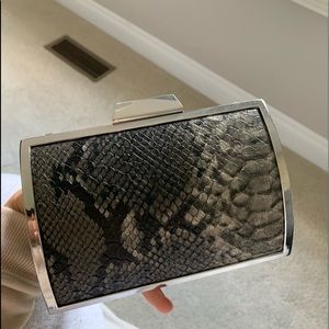 Glint clutch (w/ chain) bag